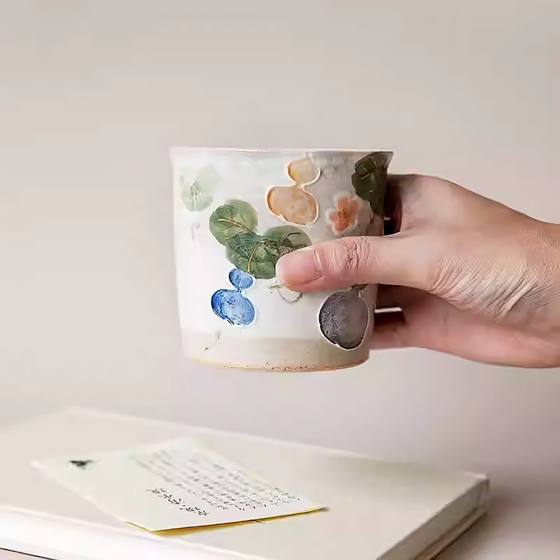 Tasse yunomi en céramique Kyōyaki de Yamamoto Hokusai,