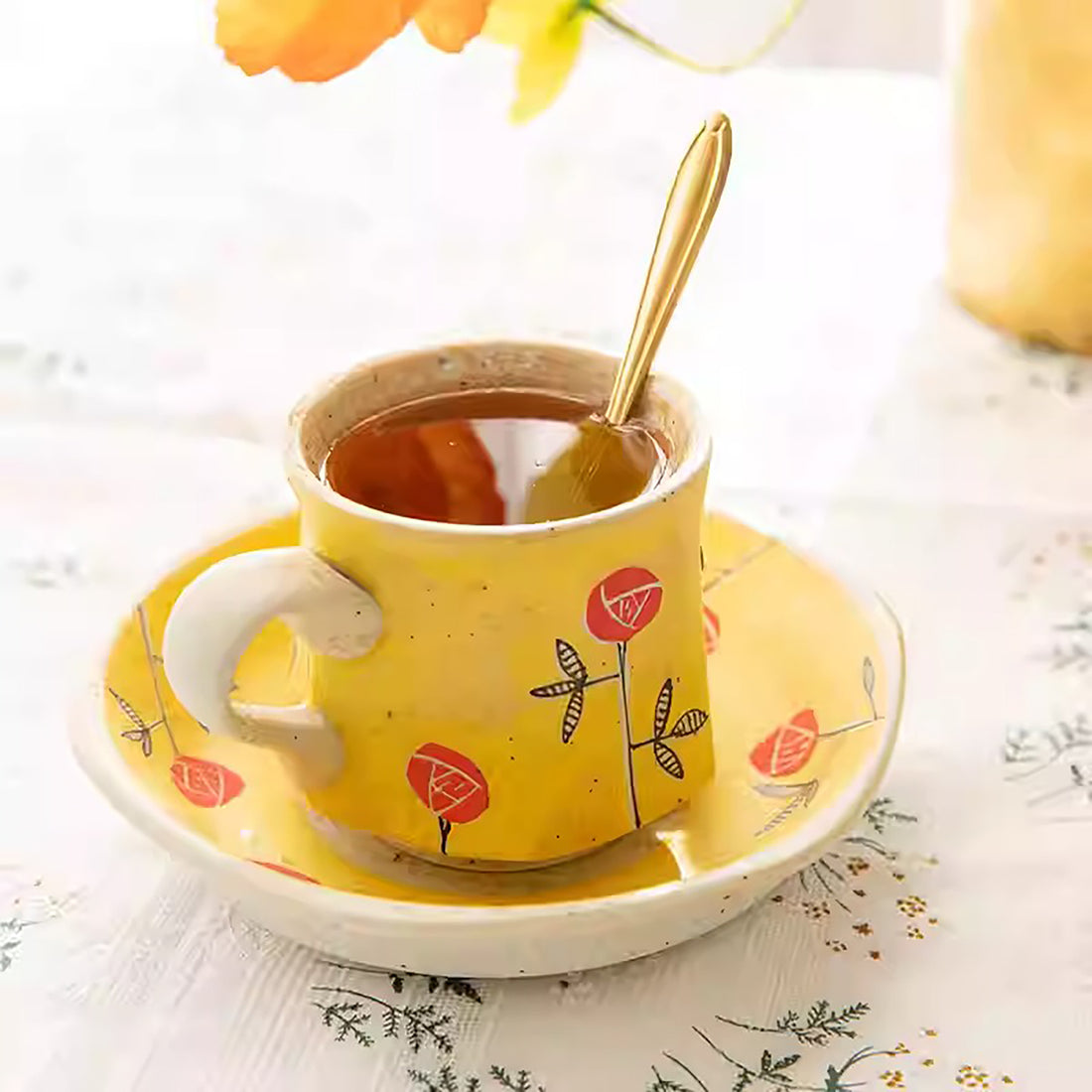 Tasse à café Arita jaune motif rose avec soucoupe