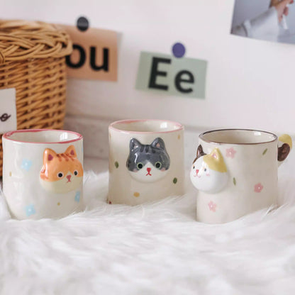 Tasse à café artisanale avec motif chat en relief