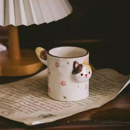Tasse à café artisanale avec motif chat en relief