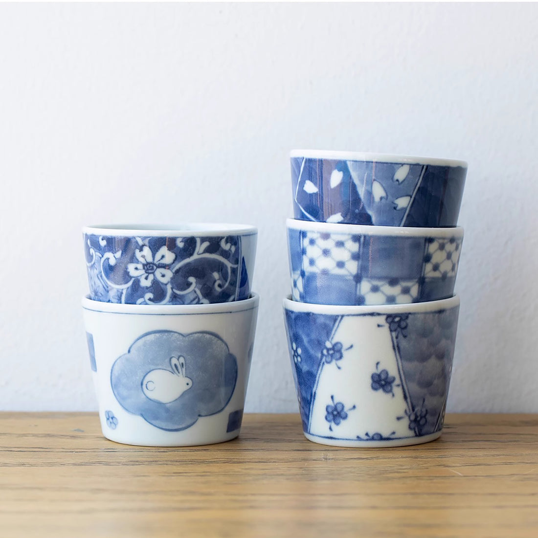 Tasse Choko en céramique Minoyaki avec motif bleu traditionnel