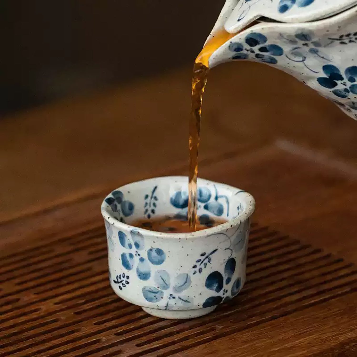 Tasse à thé Hatsuichi en grès façonnée à la main