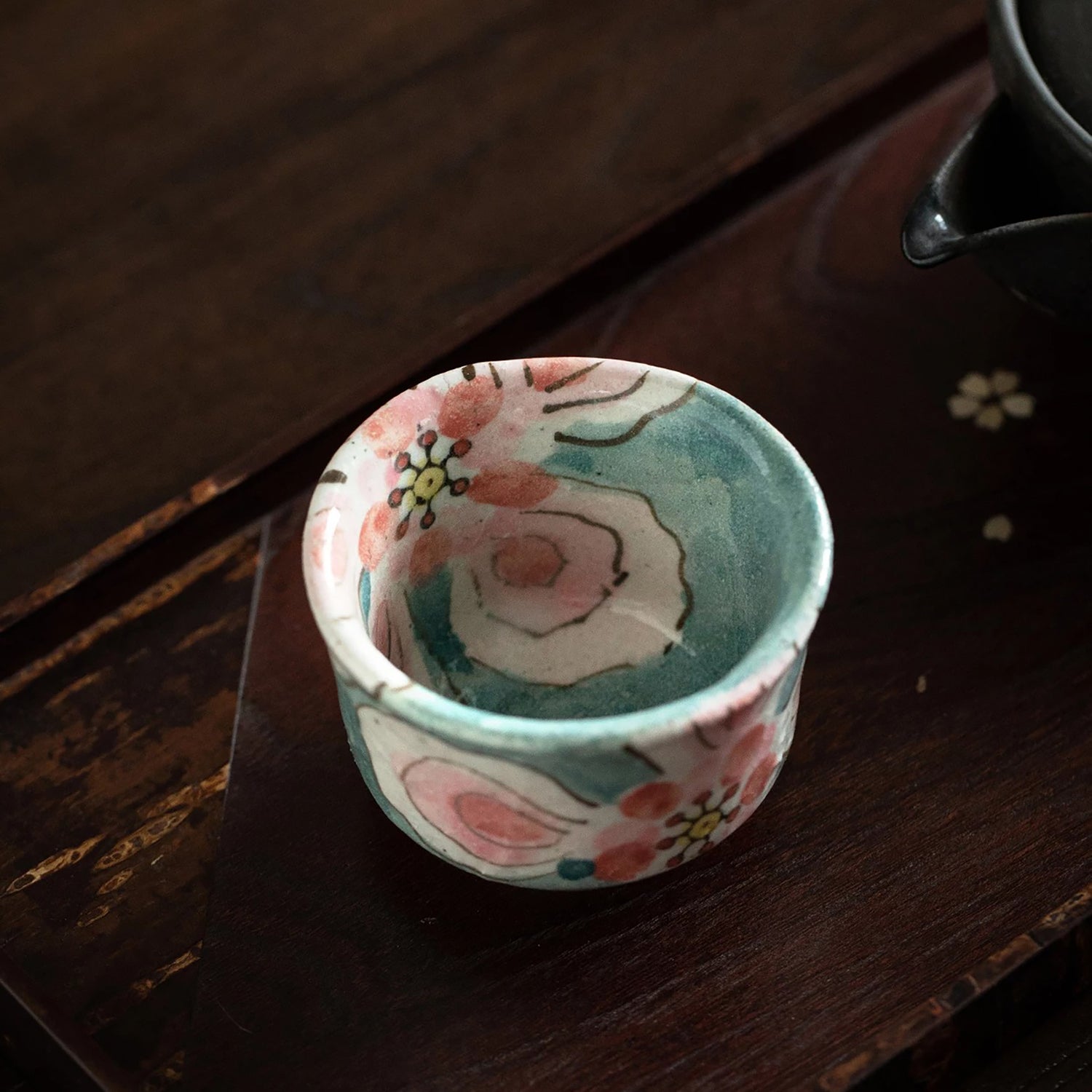 Tasse à thé Hatsuichi en grès façonnée à la main