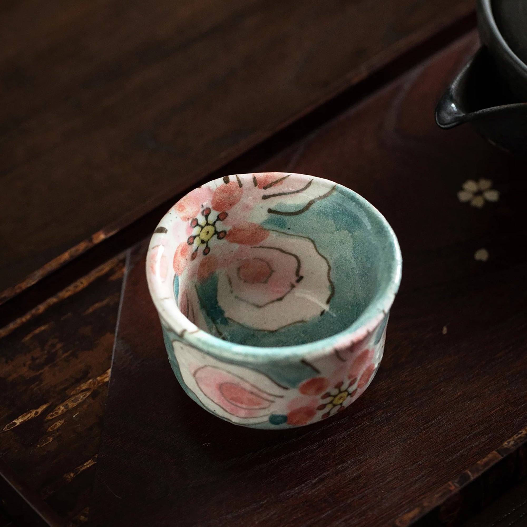 Tasse à thé Hatsuichi en grès façonnée à la main