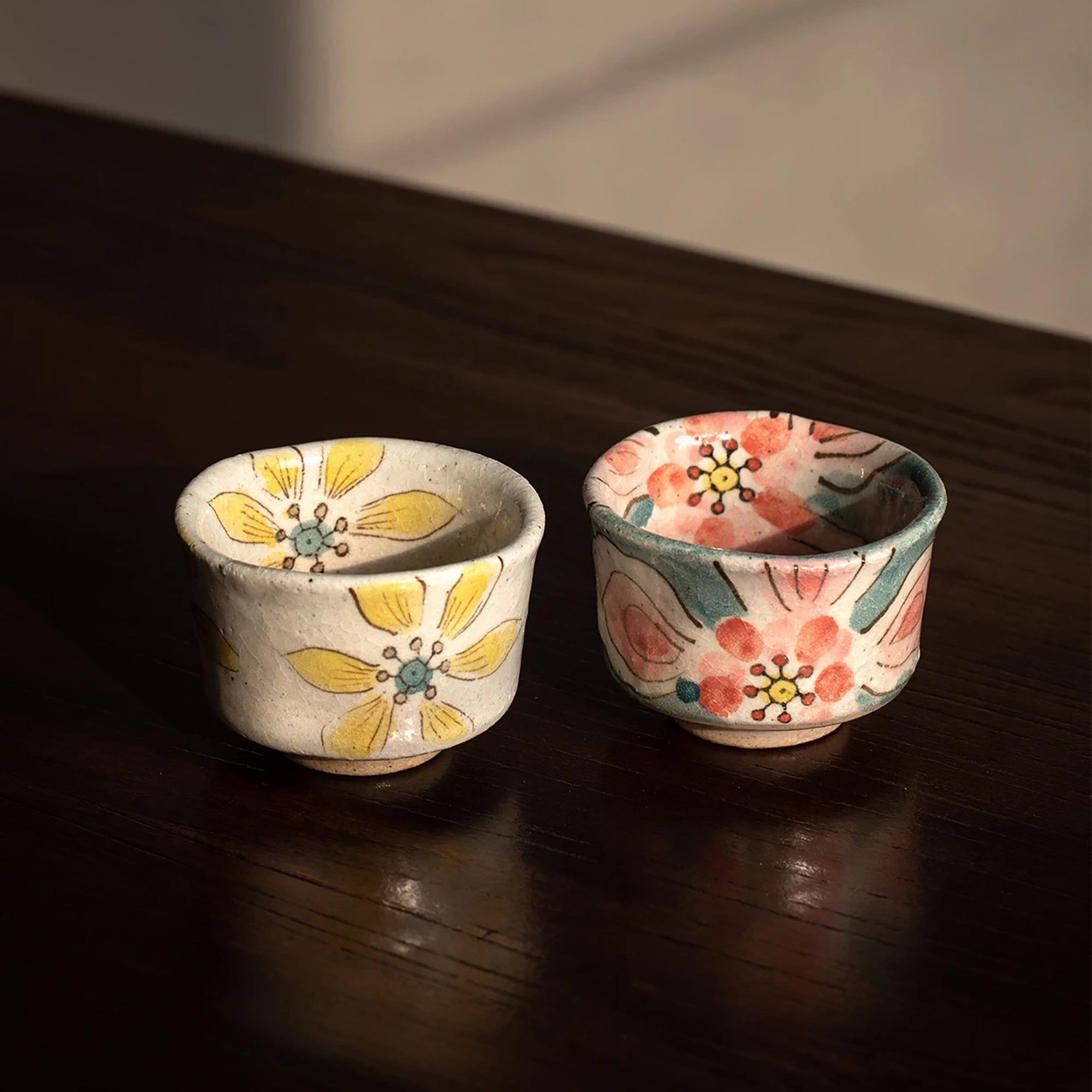Tasse à thé Hatsuichi en grès façonnée à la main