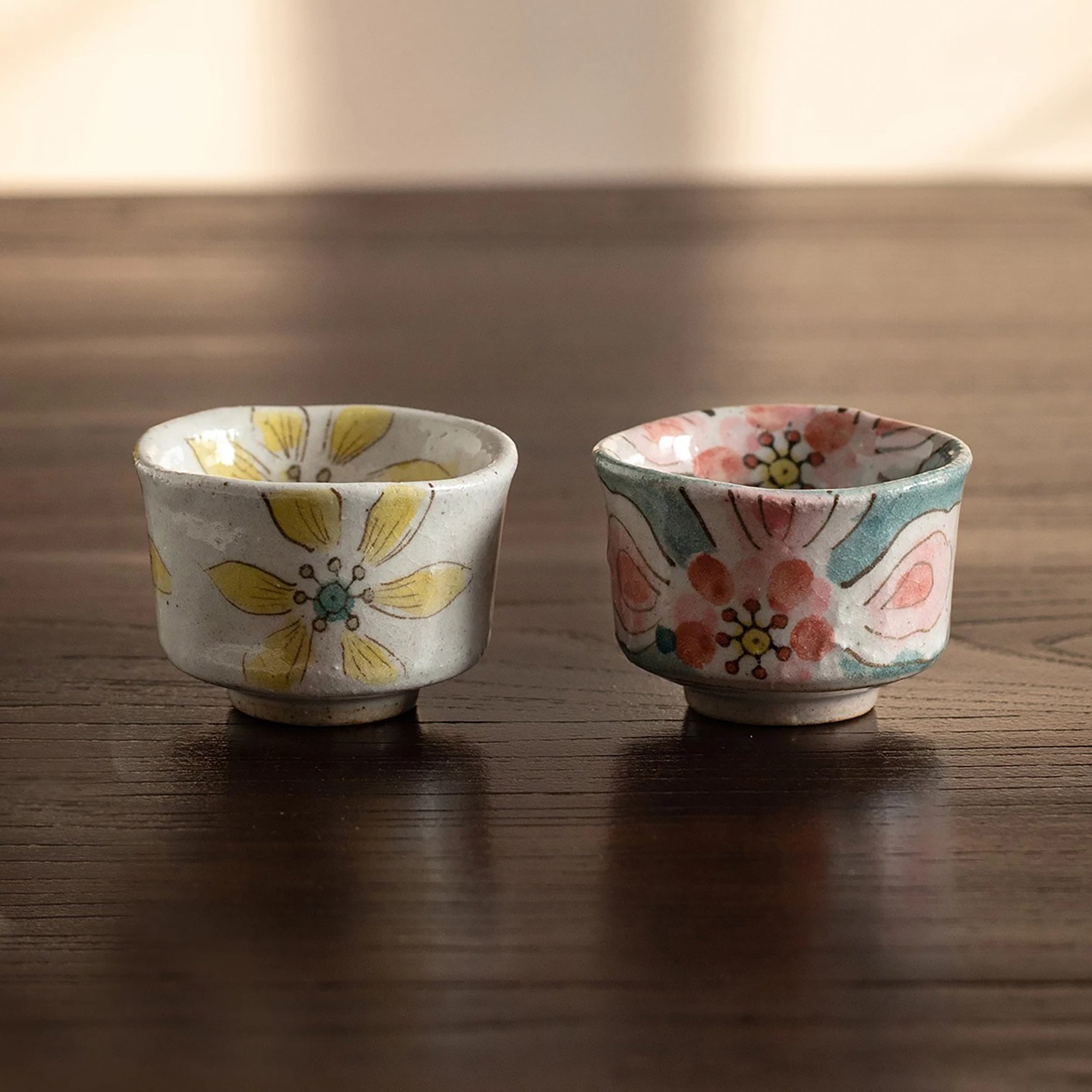 Tasse à thé Hatsuichi en grès façonnée à la main