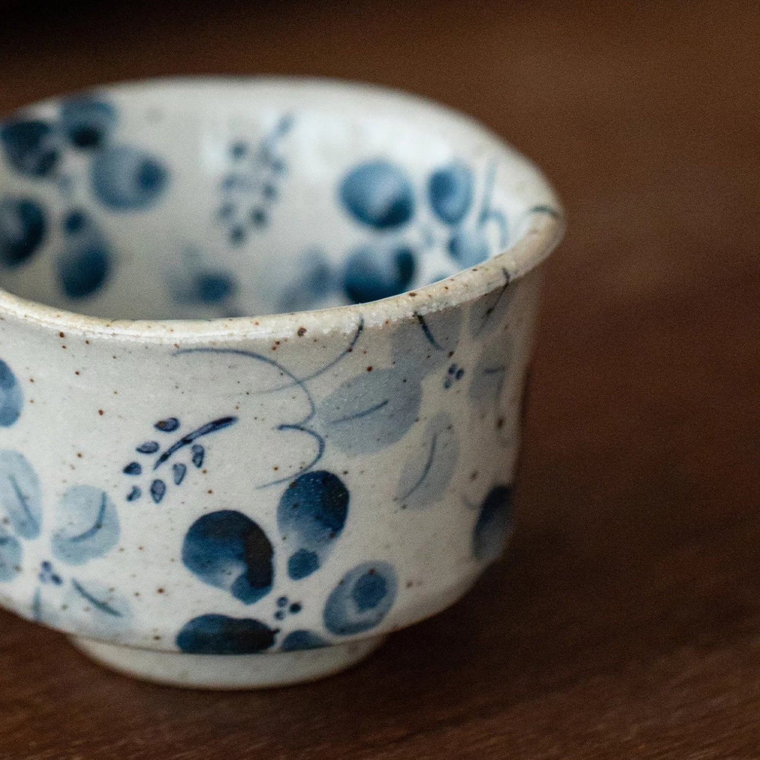 Tasse à thé Hatsuichi en grès façonnée à la main