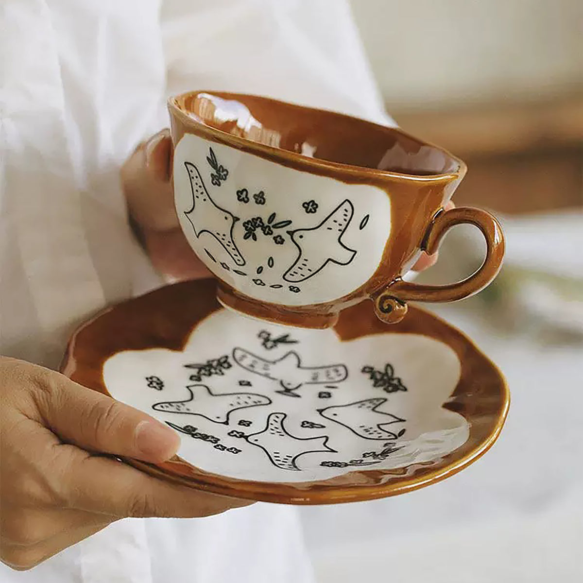 Tasse à café en céramique à motifs de colombes