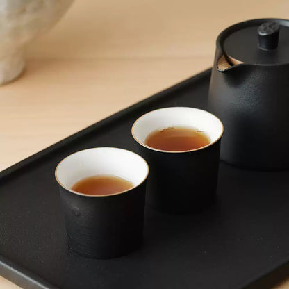 Tasse à thé en grès noir mat