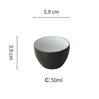 Tasse à thé en grès noir mat 