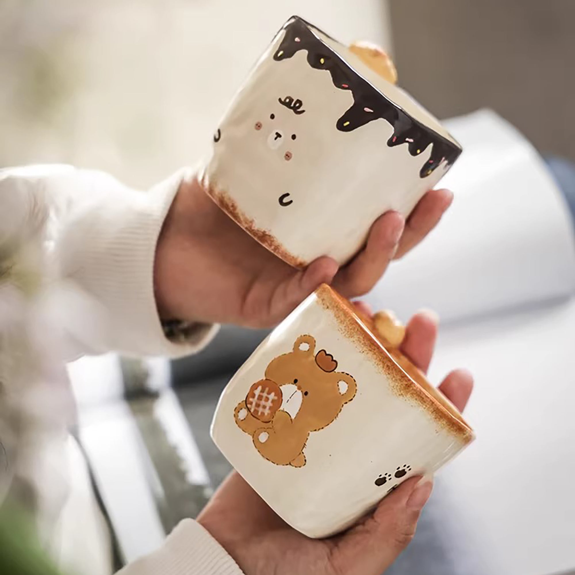 Tasse à café artisanale avec décor pain en relief