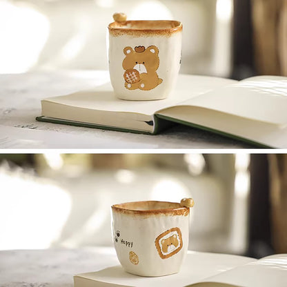 Tasse à café artisanale avec décor pain en relief