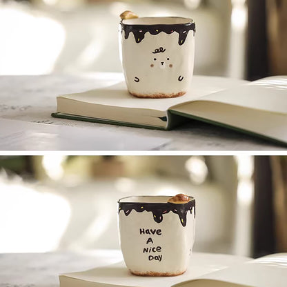 Tasse à café artisanale avec décor pain en relief