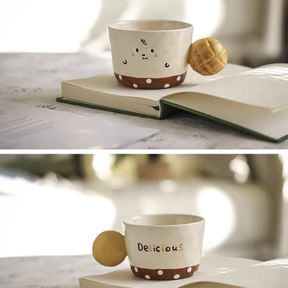 Tasse à café artisanale avec décor pain en relief