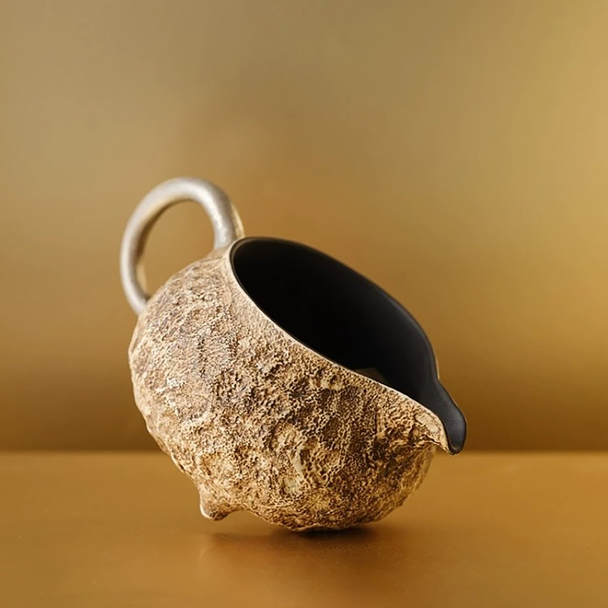 Tasse à partager Kohiki effet pierre à trois pieds avec anse argentée