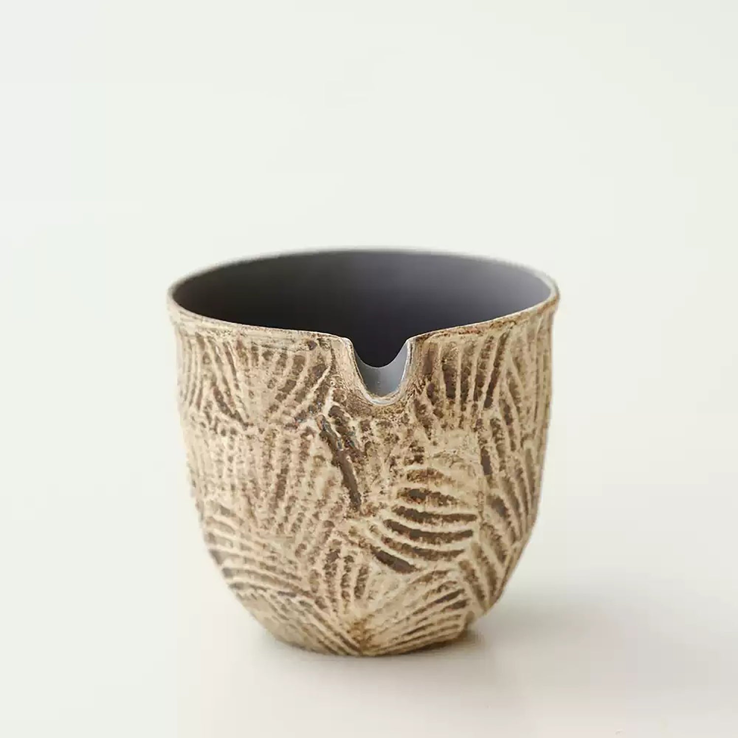 Tasse à partager effet pierre Kohiki à motif plume sculpté main