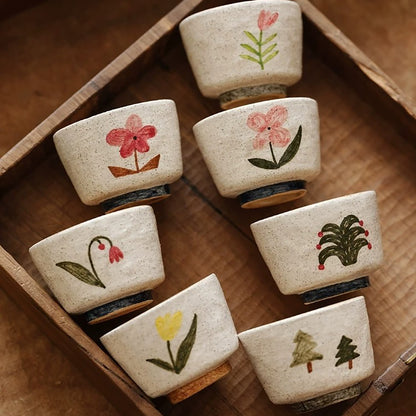 Tasse à thé kohiki décor floral peint à la main