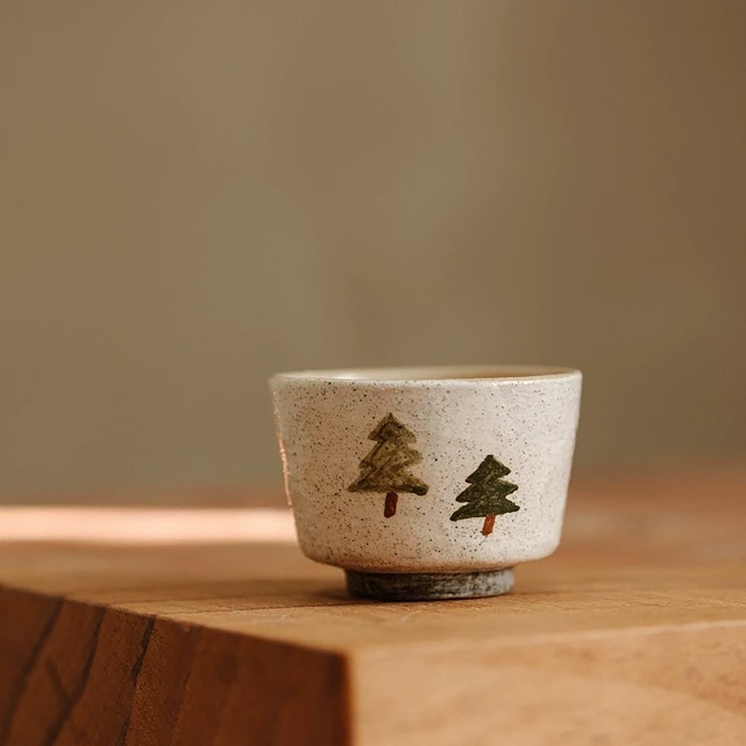 Tasse à thé kohiki décor floral peint à la main