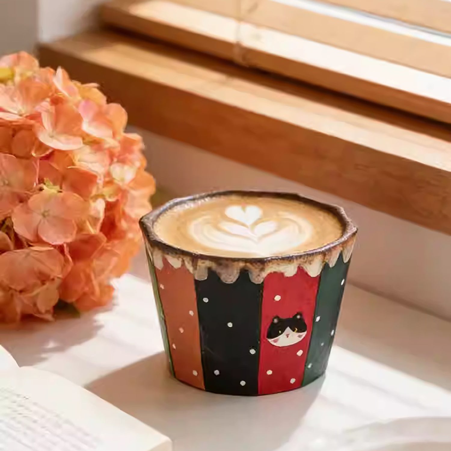 Tasse à café vintage en argile violette peinte à la main