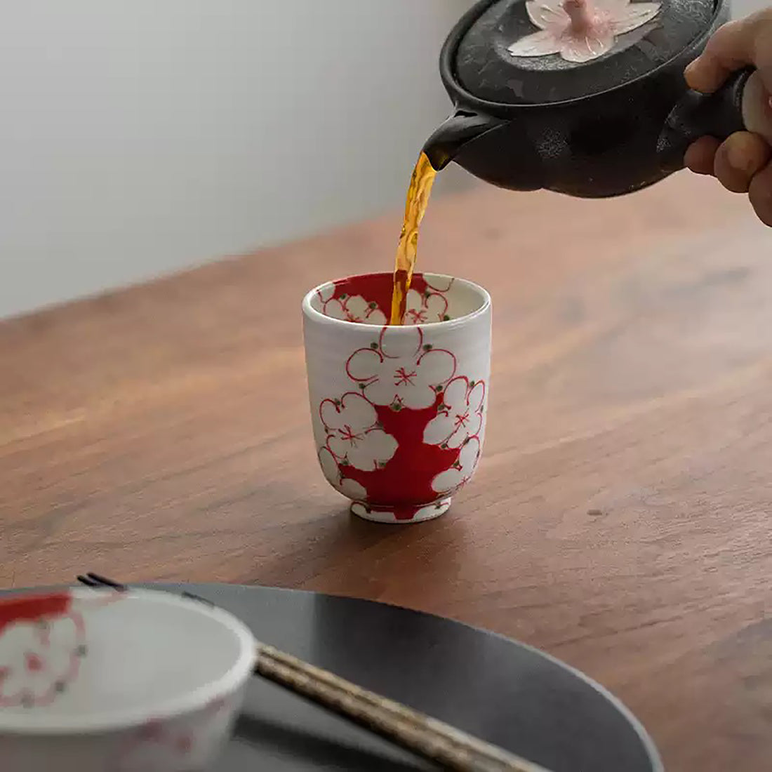 Tasses à thé Sakura en porcelaine Mino-yaki.