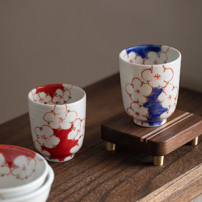 Tasses à thé Sakura en porcelaine Mino-yaki.