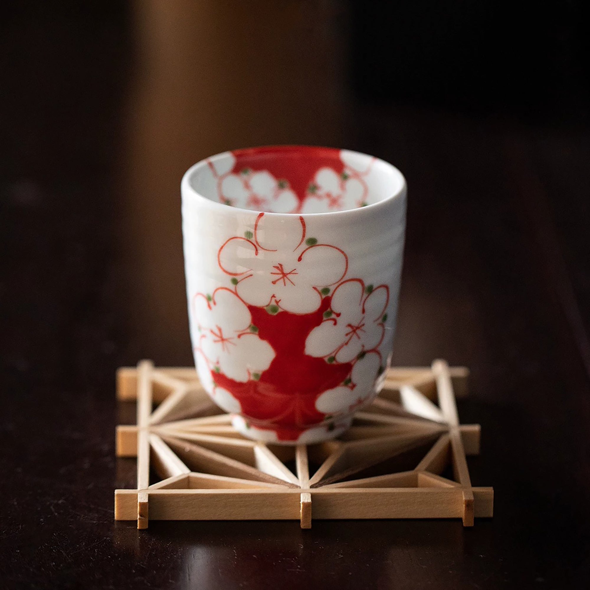 Tasses à thé Sakura en porcelaine Mino-yaki.