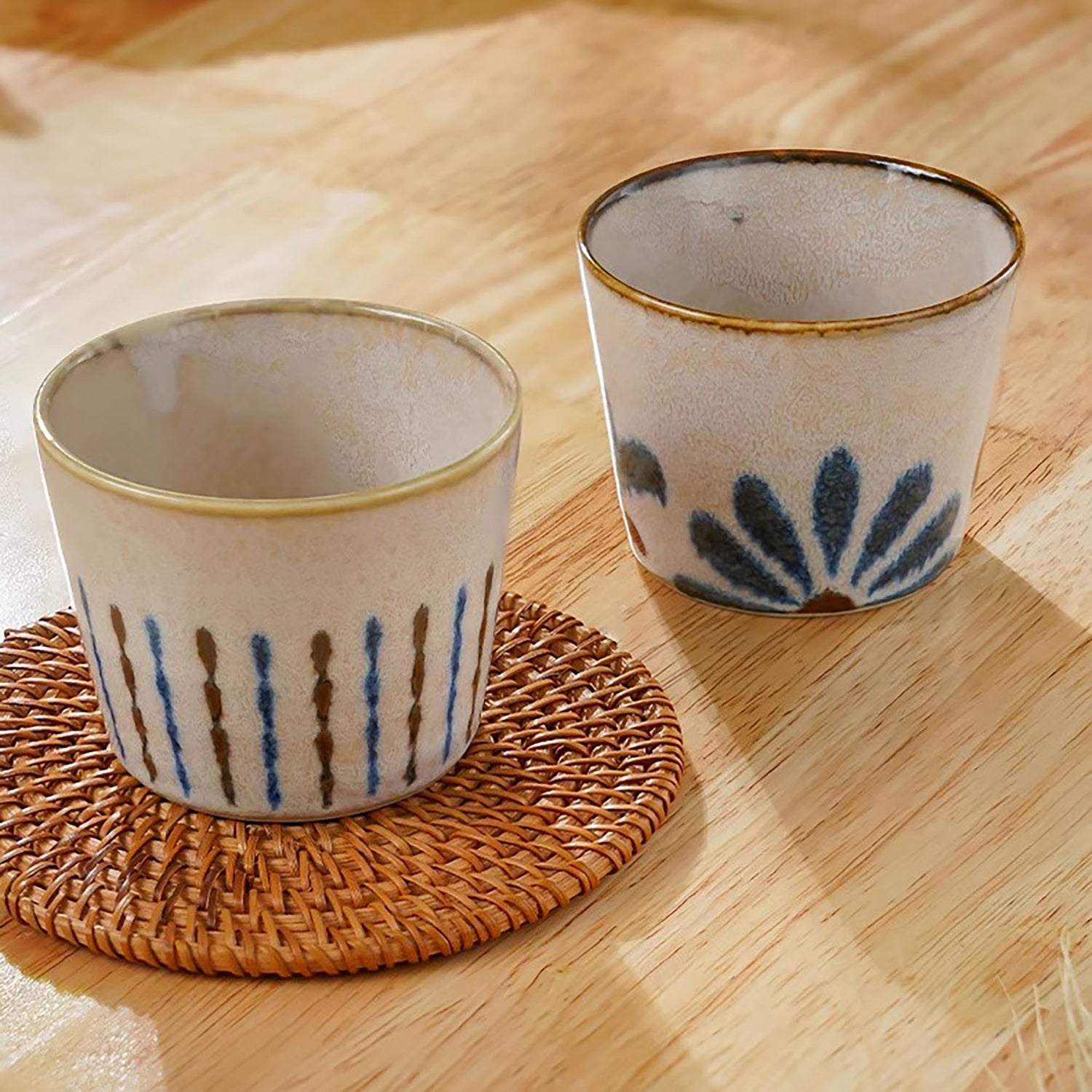Tasse en céramique relief motif Okinawa 