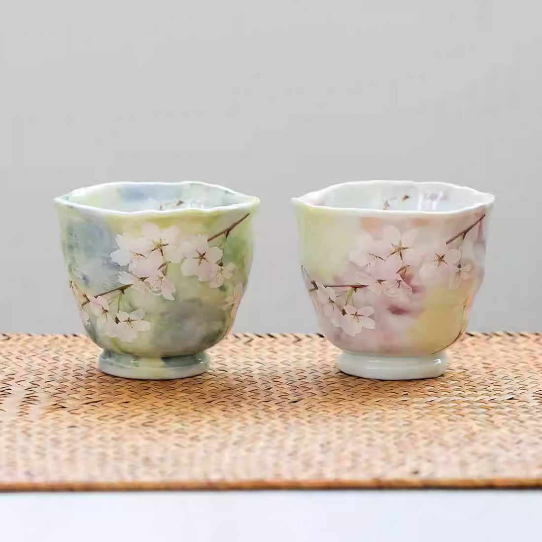 Tasse en céramique fait main motif fleur de cerisier