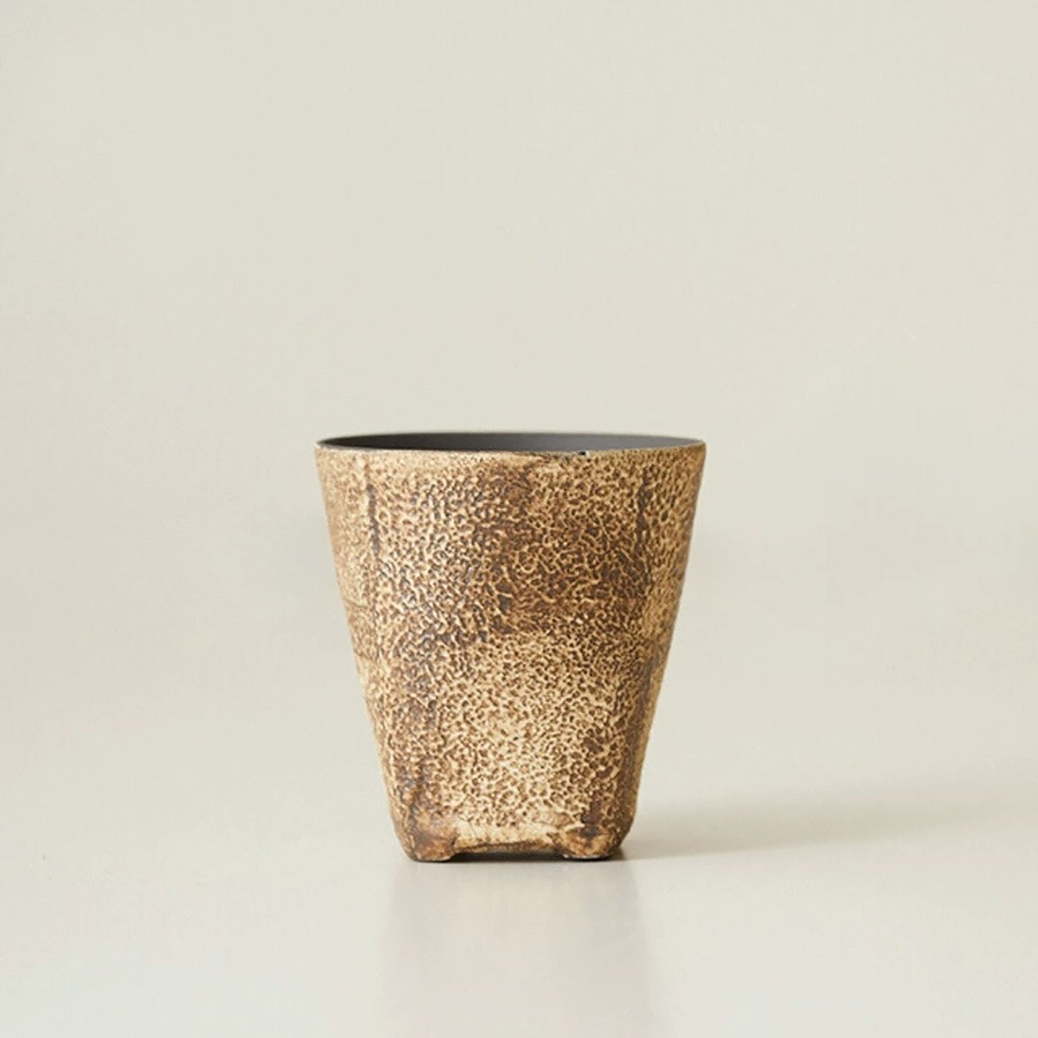 Tasse à thé Kohiki effet pierre avec décor argenté