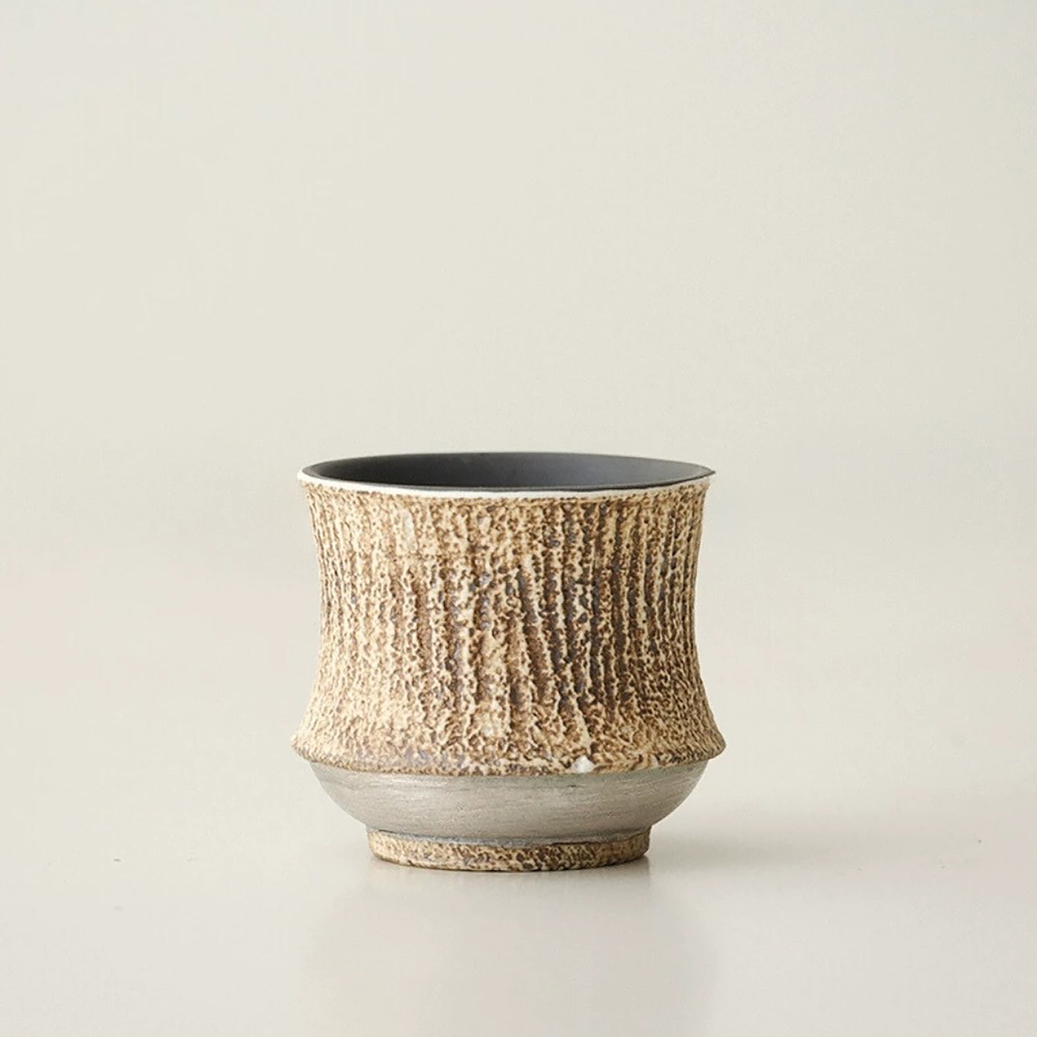 Tasse à thé Kohiki effet pierre avec décor argenté