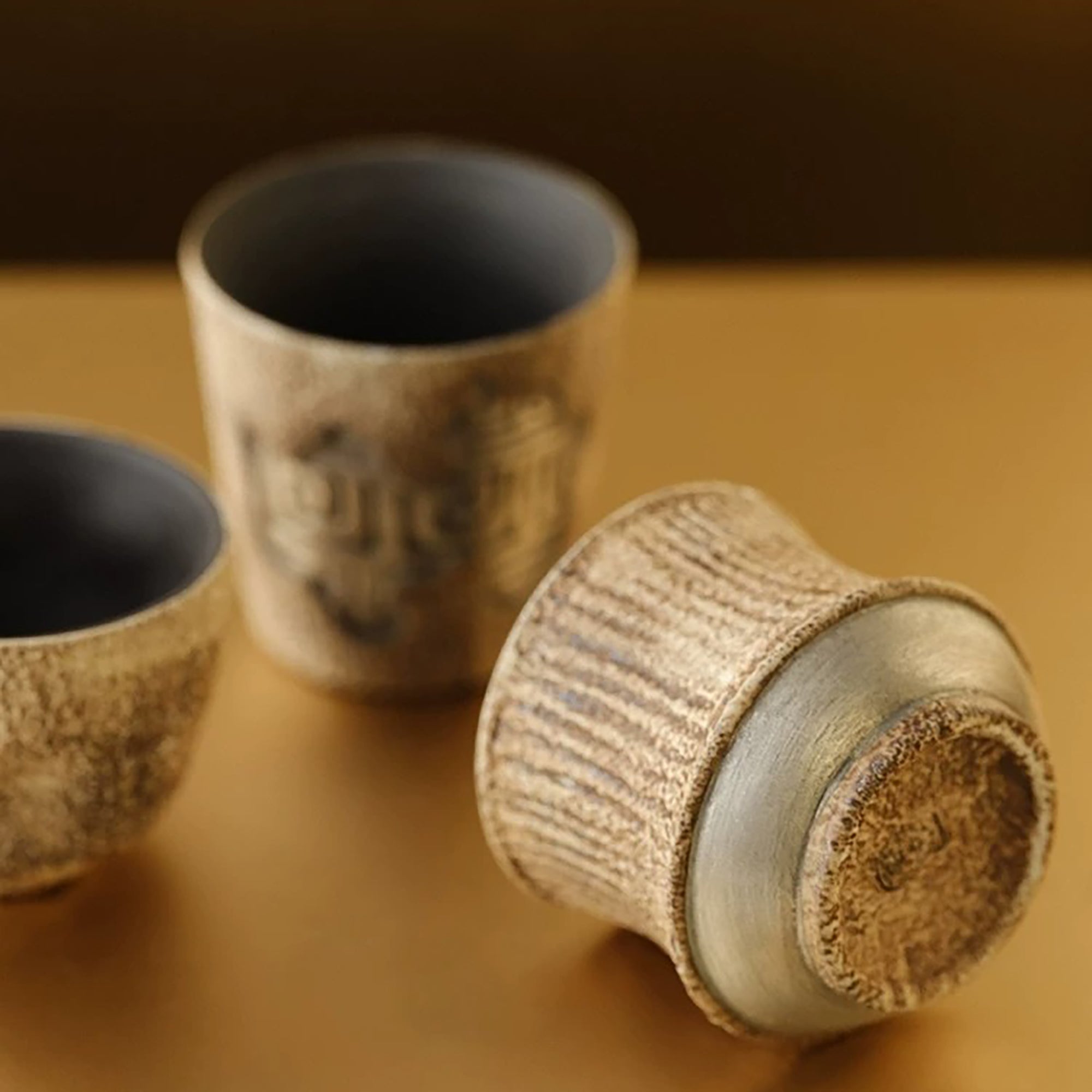 Tasse à thé Kohiki effet pierre avec décor argenté