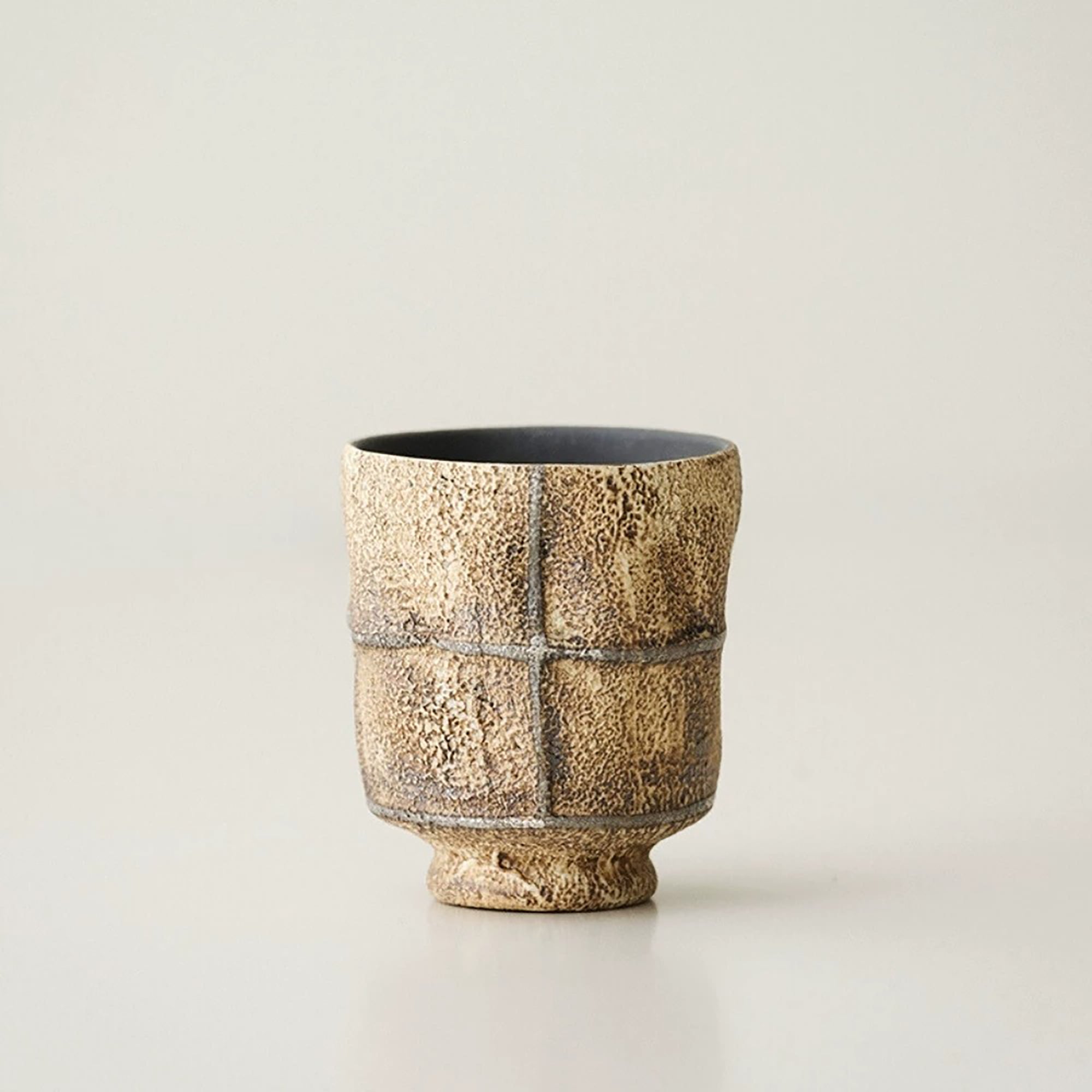 Tasse à thé Kohiki effet pierre avec décor argenté