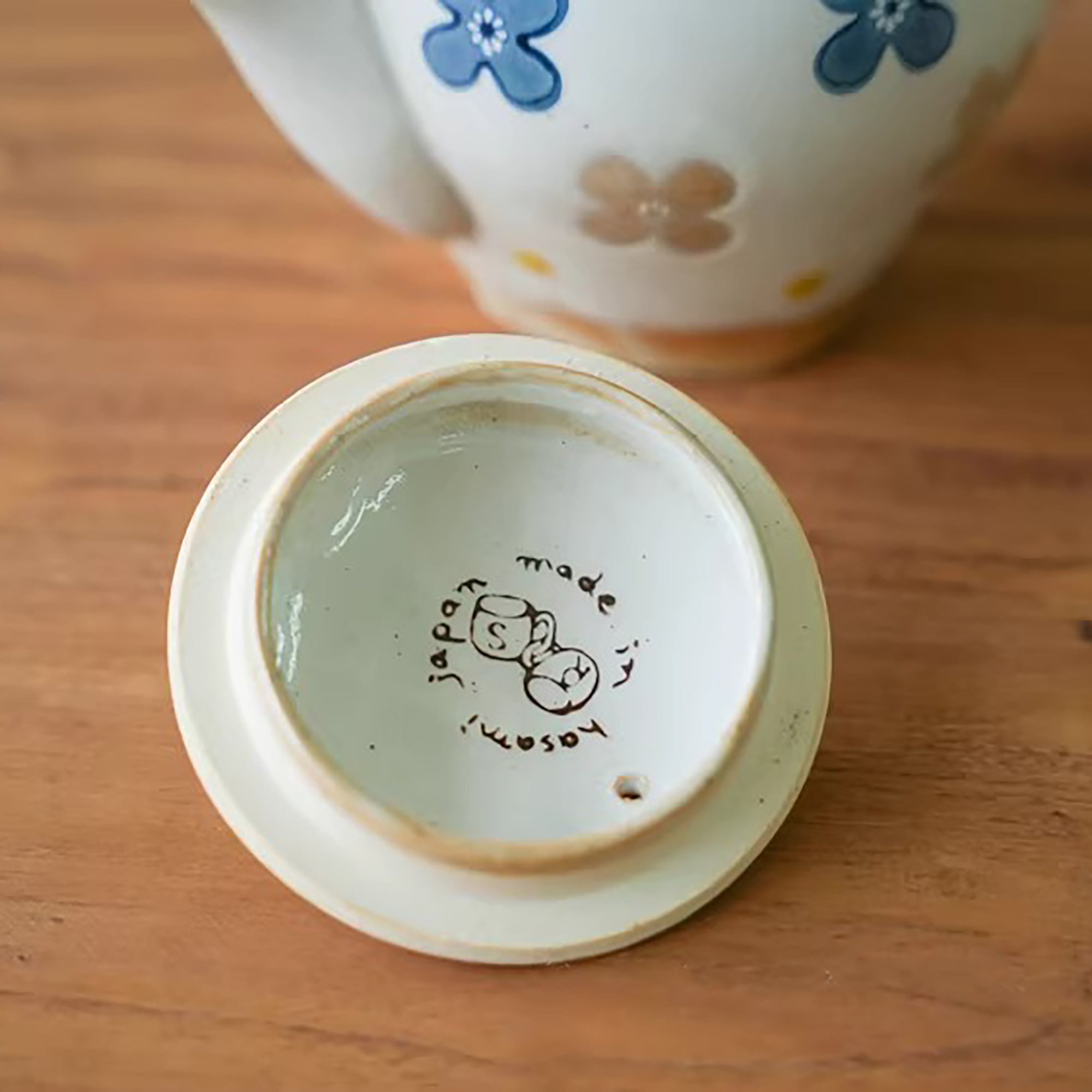 Théière artisanale Hasami-yaki motif fleur
