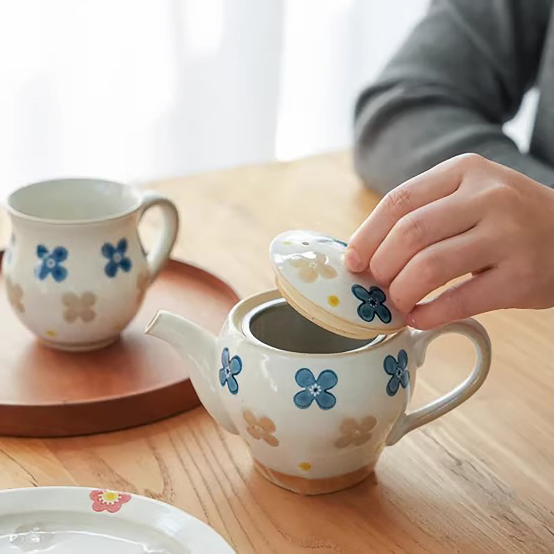 Théière artisanale Hasami-yaki motif fleur