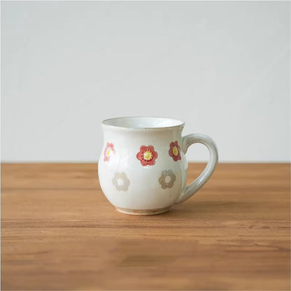 Mug artisanal Hasami-yaki motif fleur