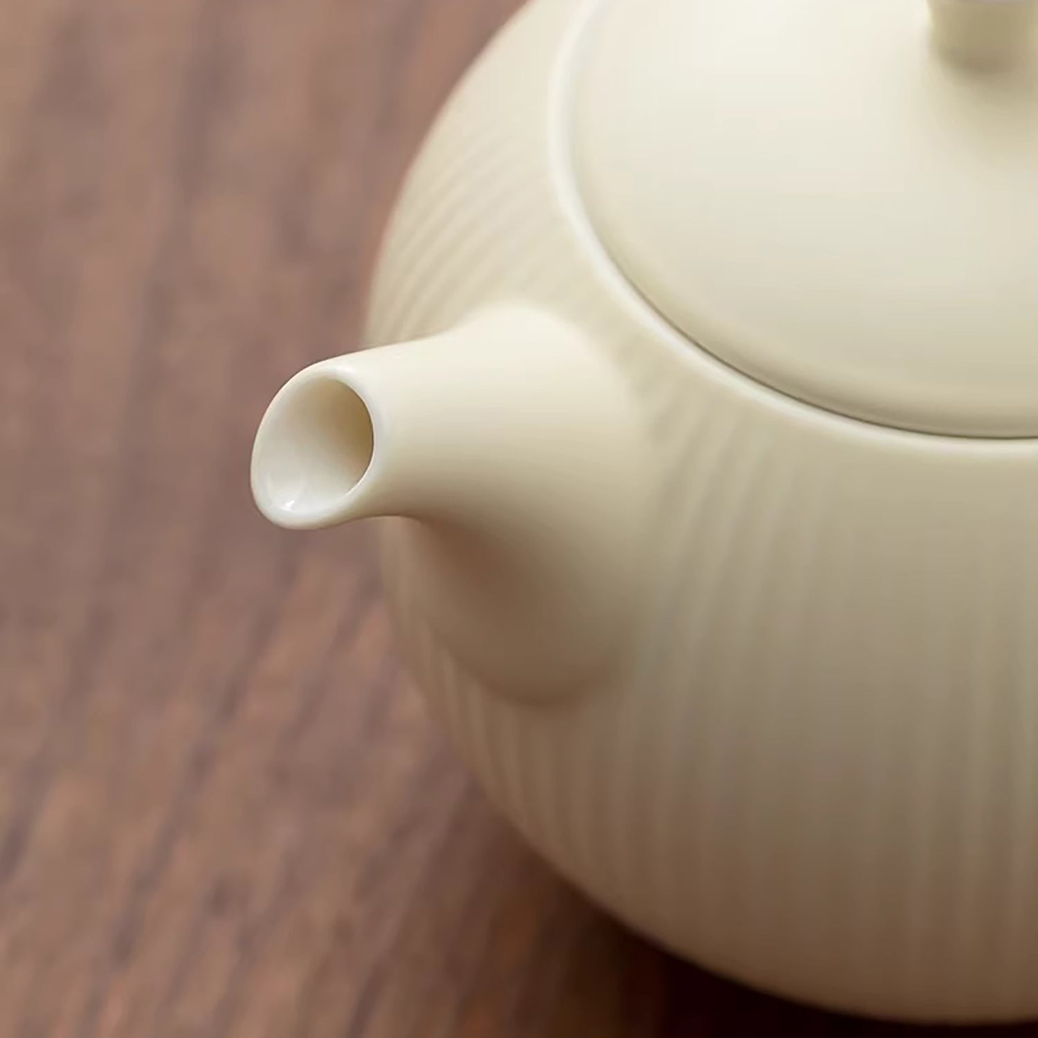 Théière grande capacité en porcelaine 