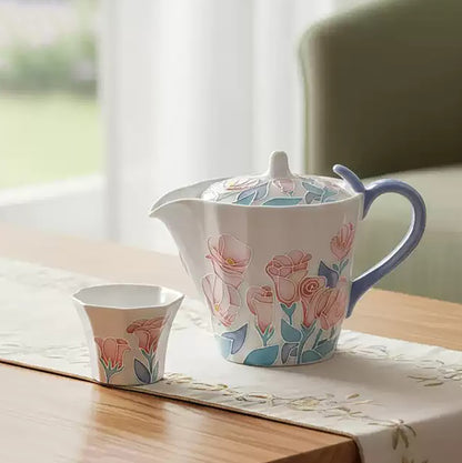 Service à thé en porcelaine décor floral en relief 