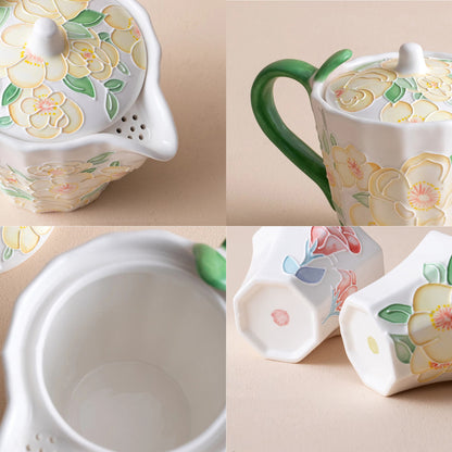 Service à thé en porcelaine décor floral en relief 
