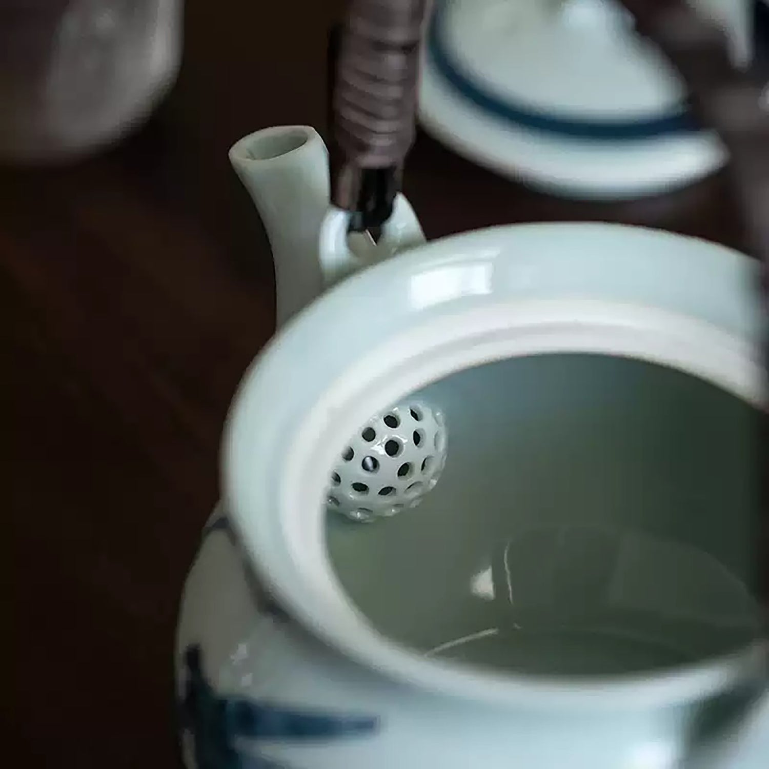 Service à thé Gakō-gama motif dragon bleu