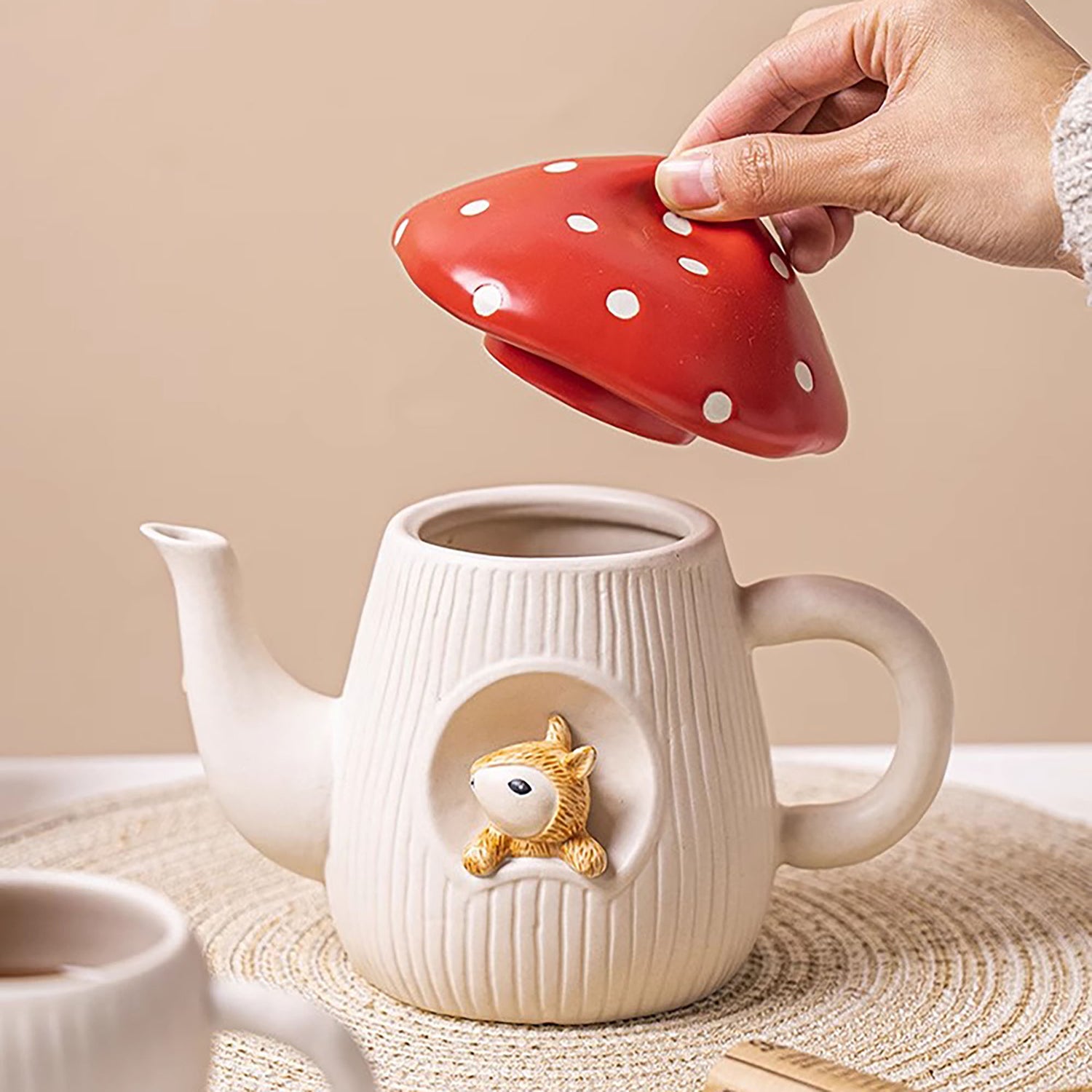 Théière en céramique en forme de champignon féérique