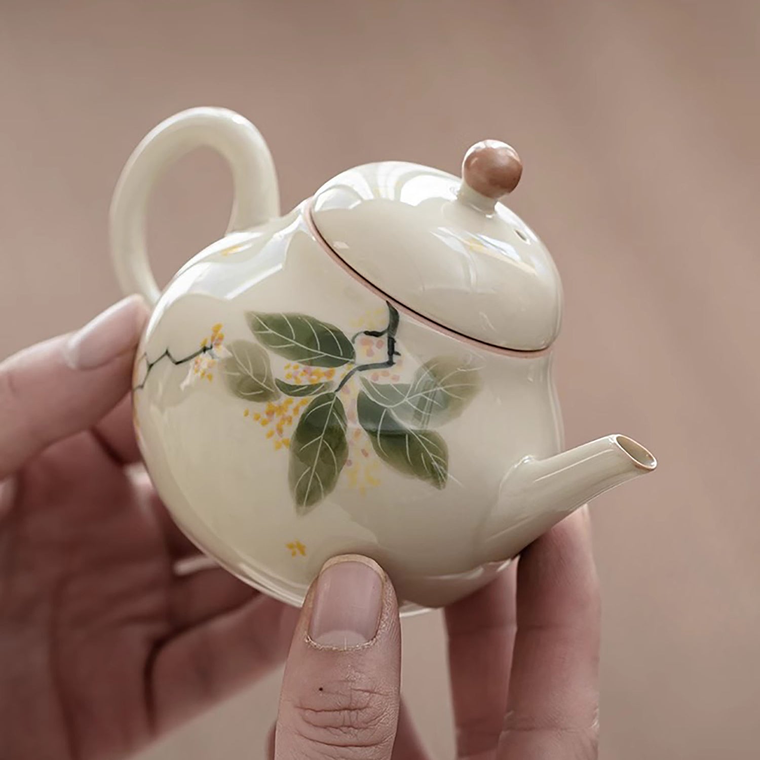 Théière en porcelaine faite à la main avec Motif osmanthus