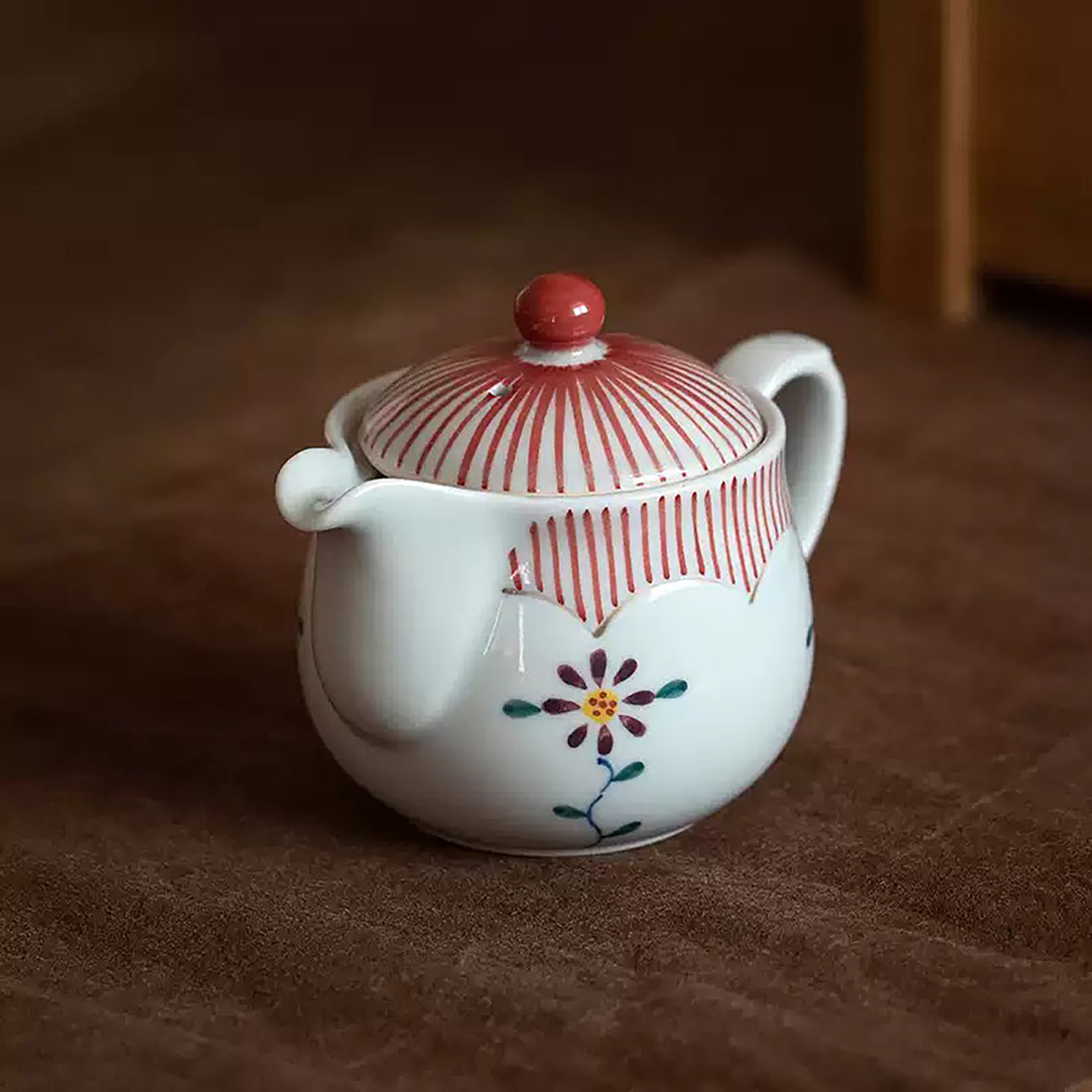 Théière en porcelaine Arita-yaki Yako-gama décor floral 