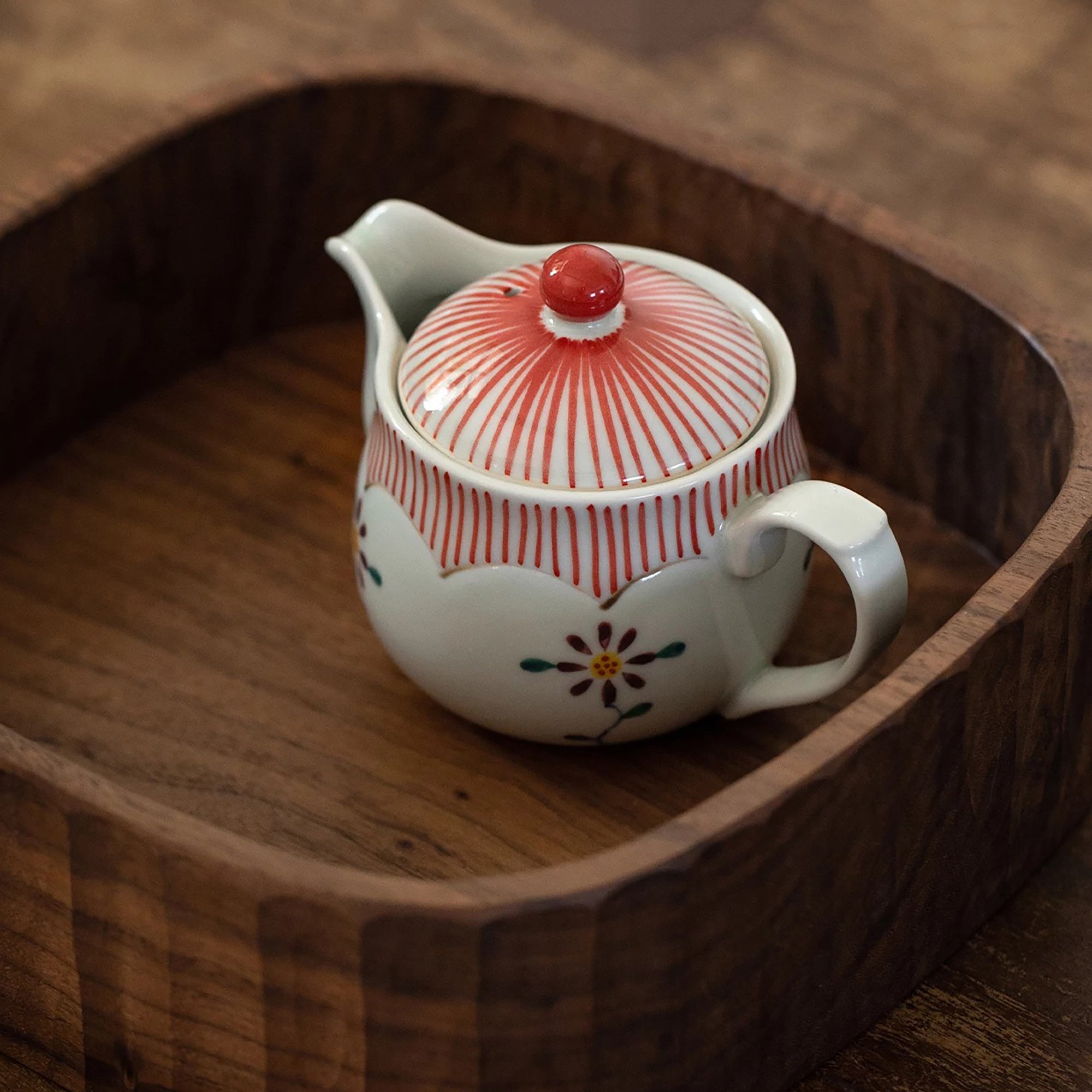Théière en porcelaine Arita-yaki Yako-gama décor floral 