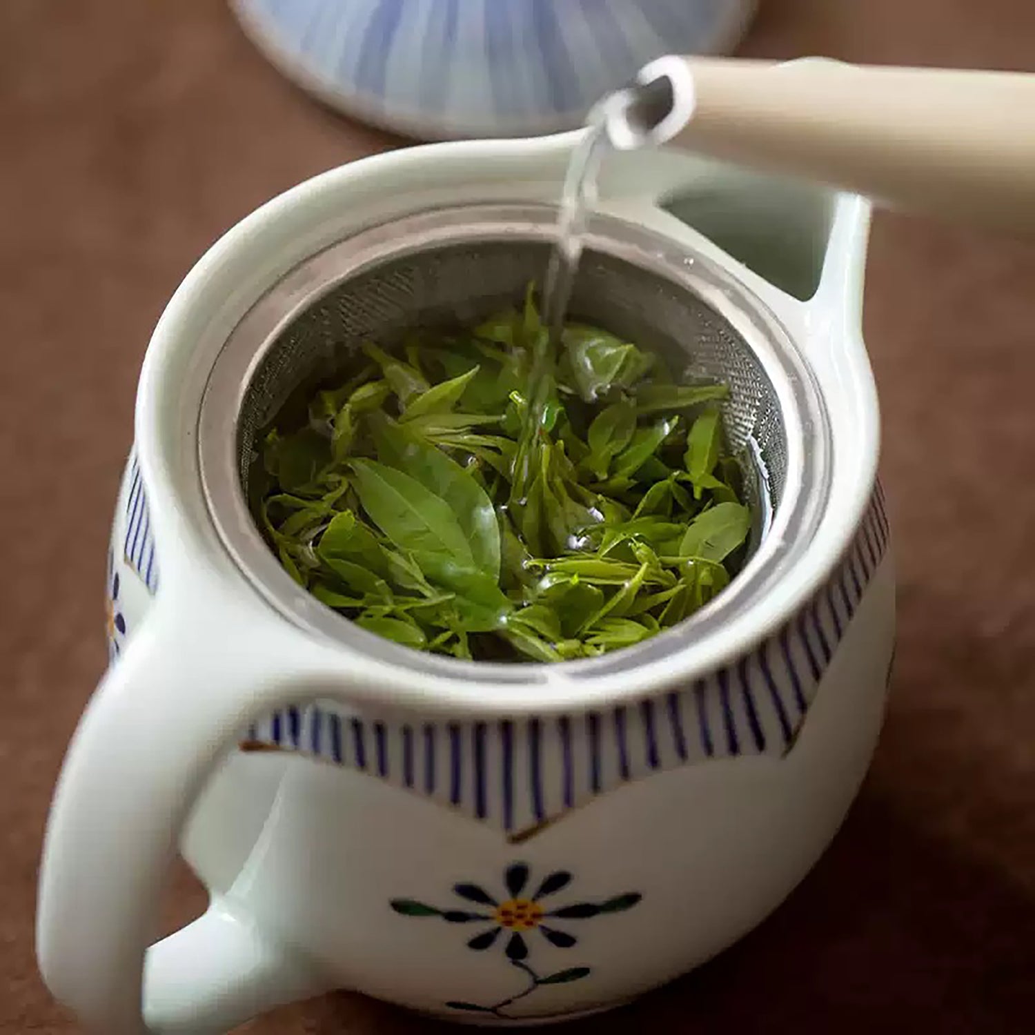 Théière en porcelaine Arita-yaki Yako-gama décor floral 