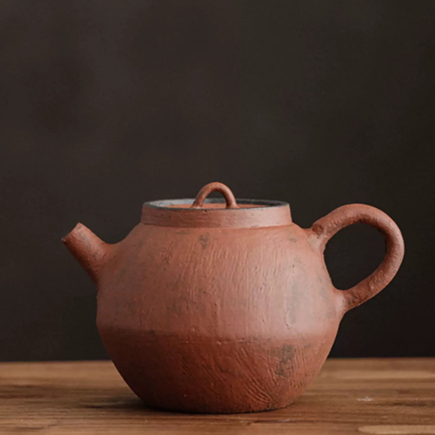 Théière en argile style rétro