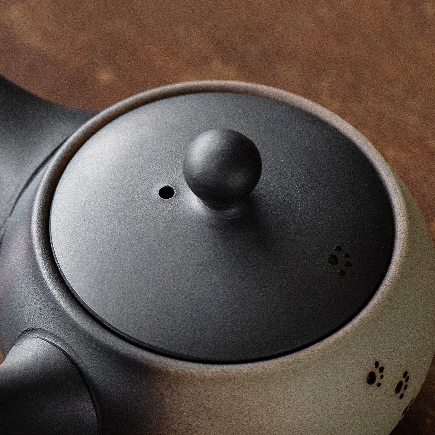 Théière kyusu latérale Tokoname-yaki motif chat noir