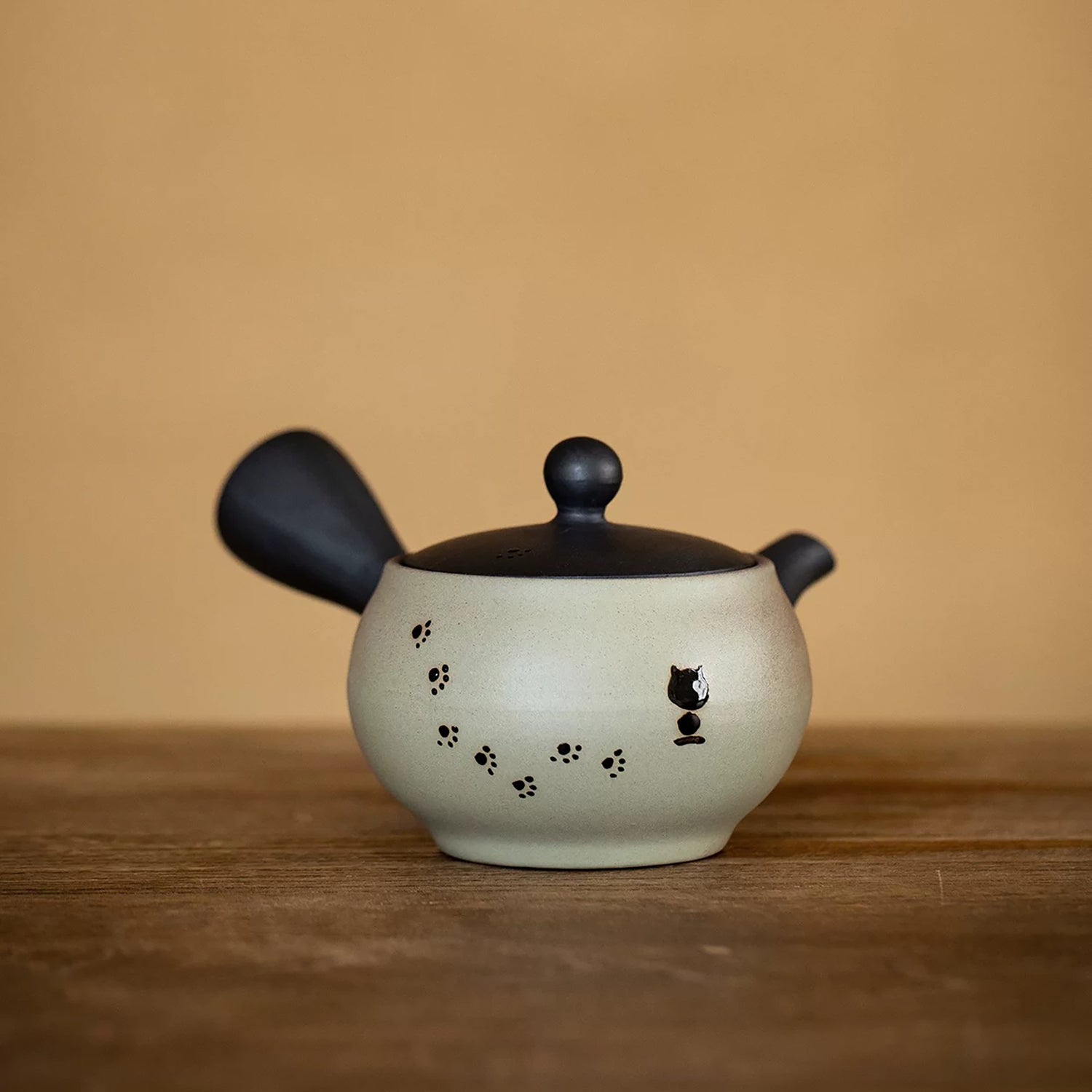 Théière kyusu latérale Tokoname-yaki motif chat noir