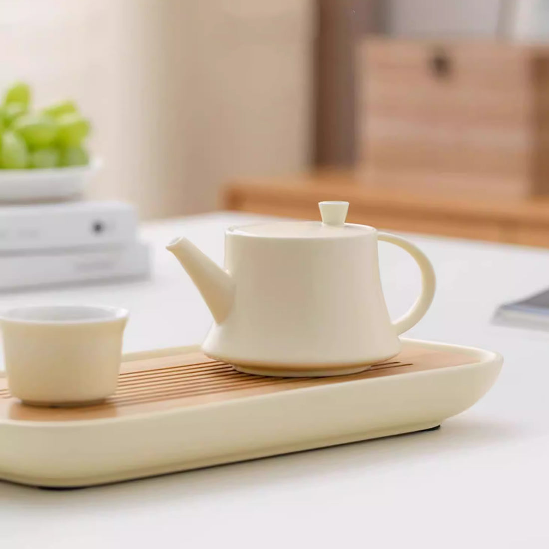 Théière minimaliste en porcelaine