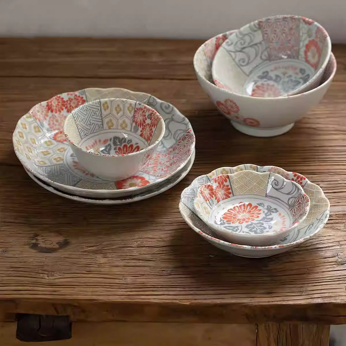 Vaisselle Minoyaki motif chrysanthème et vagues porte-bonheur