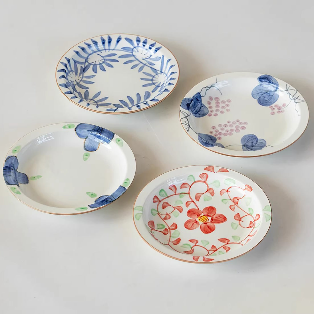 Assiette Minoyaki Aka e style champêtre peinte main